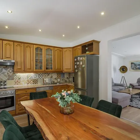 Sanda - With Pool Apartment *