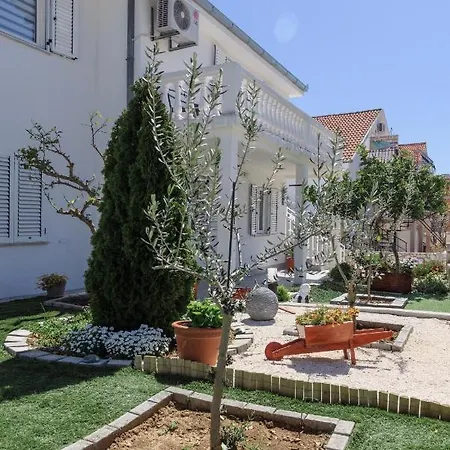 Sanda - With Pool * Trogir