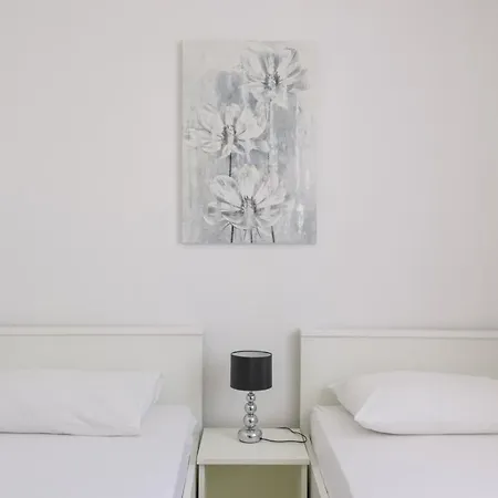 Sanda - With Pool Apartment Trogir