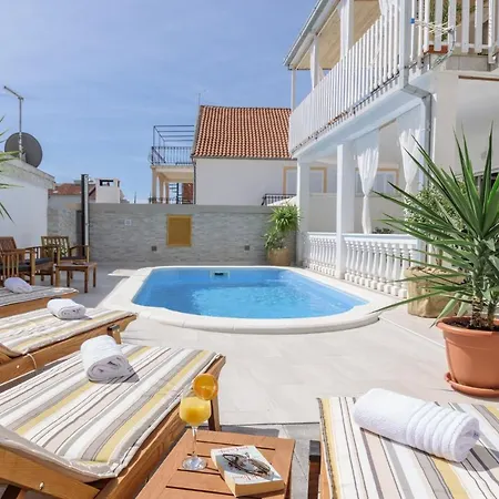 Apartment Sanda - With Pool