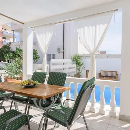 Apartment Sanda - With Pool Trogir