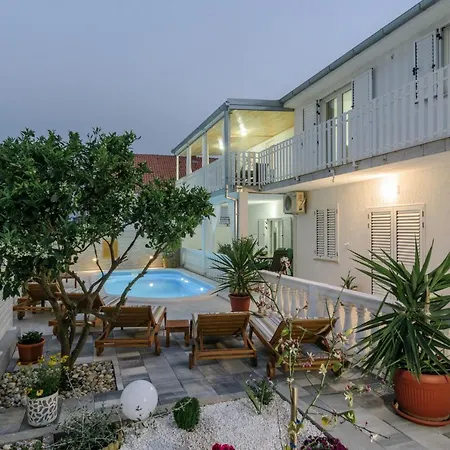Apartment Sanda - With Pool
